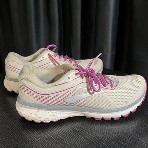 Brooks Ghost
